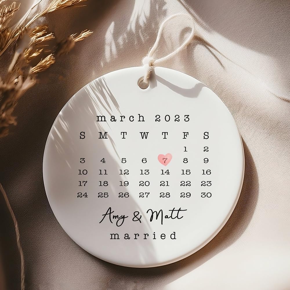 GABITA Personalized First Christmas Married Keepsake, First Christmas Married Ornament 2025, Decorations for New Couple, Married Ornament Calendar Gift 2