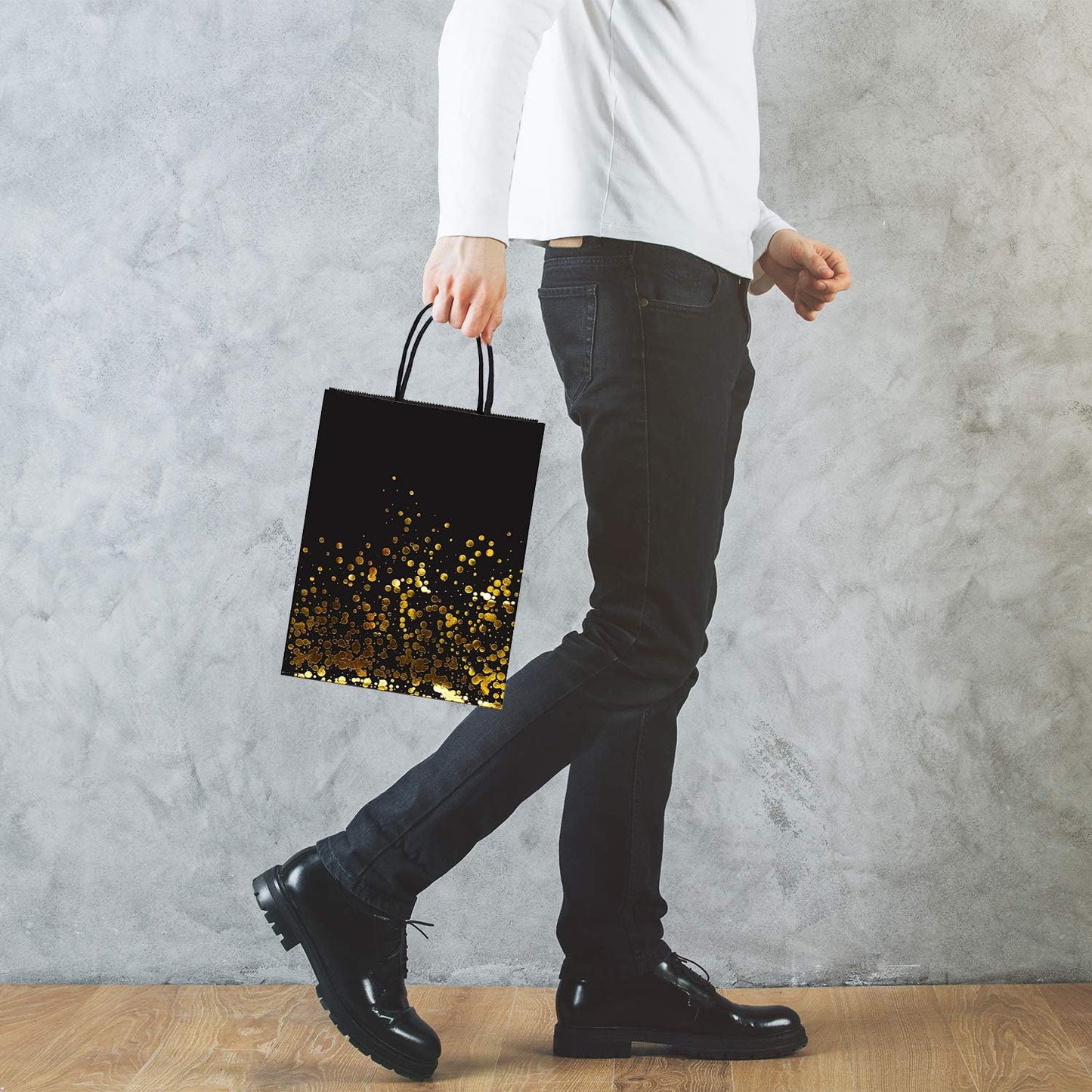 Cooraby 30 Pieces Bronzing Gold Black Paper Kraft Polka Dot Party Bags With Handle for Party Favors and Hen Parties