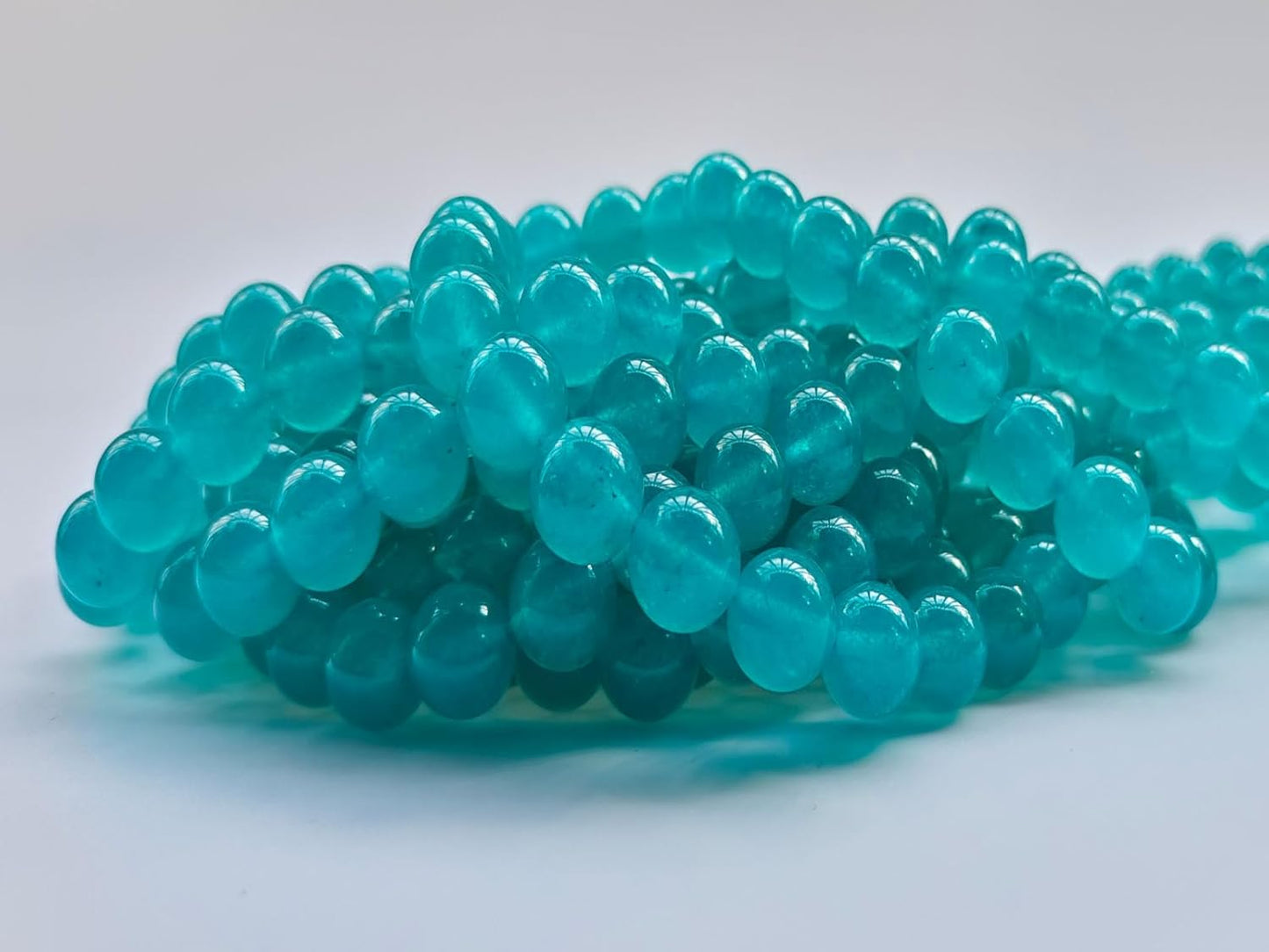 Stone Beads 8mm 100pcs Lake Blue Chalcedony Beads Round Loose Gemstones Beads for Bracelet Necklace Jewelry Making (8mm, 60817 Lake Blue Chalcedony)