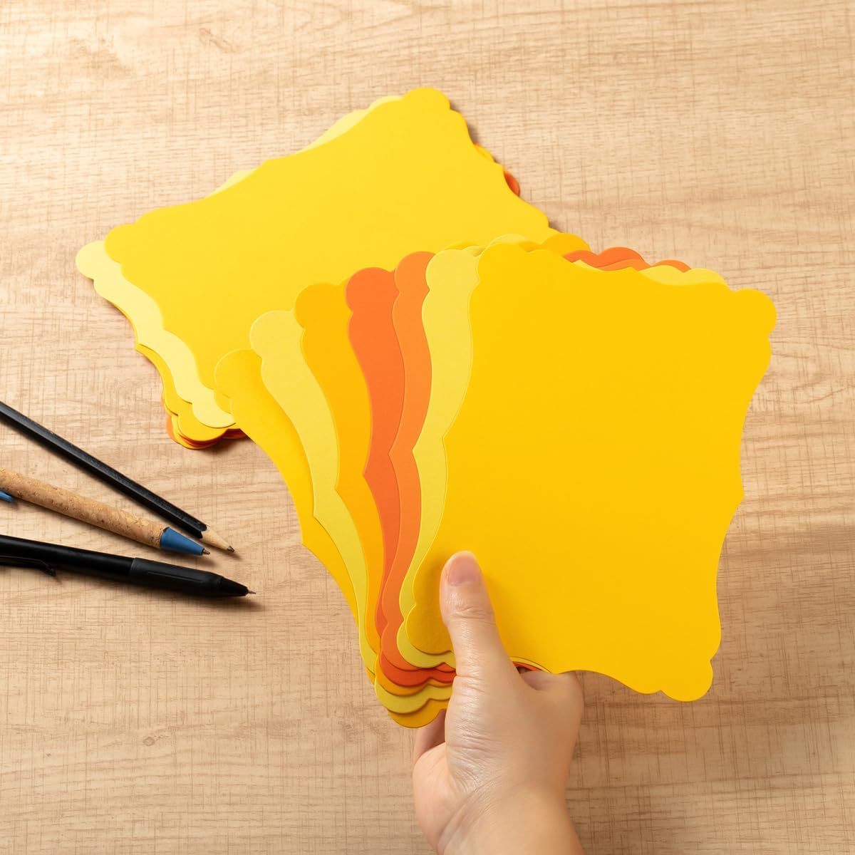 50 Pack Blank Kraft Cards Cardstock Thick Paper Brown Greeting Cards for DIY Gift Card Menus, Baby Shower and Wedding Invitations (Yellow, 5 Colors, 5x7IN)