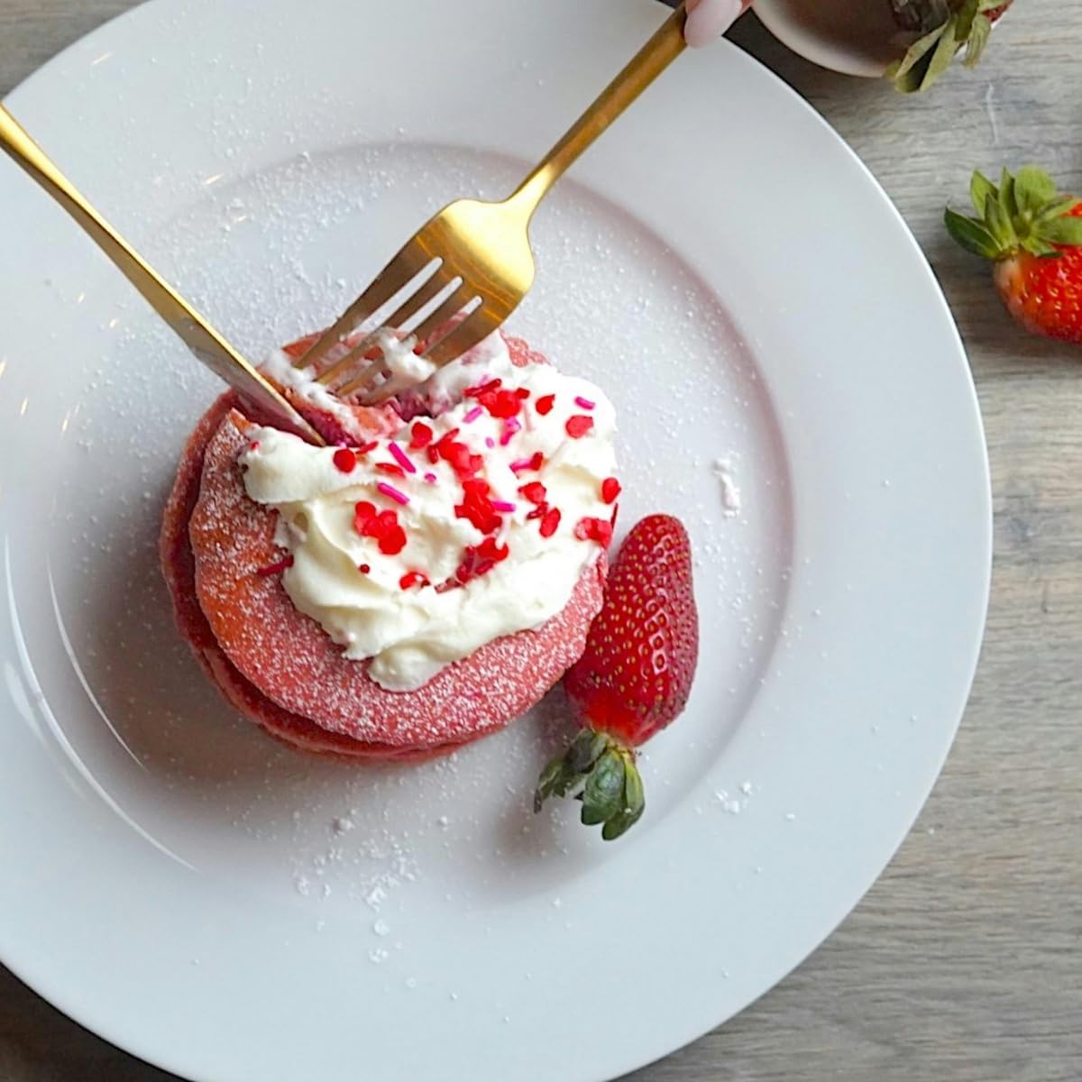 Cake Knife and Server Set with 6 Cake Forks Heavy Duty Thickened 18/0 Stainless Steel Pie Spatula with Comfortable Handle Cake Cutting Set for Wedding (Gold)