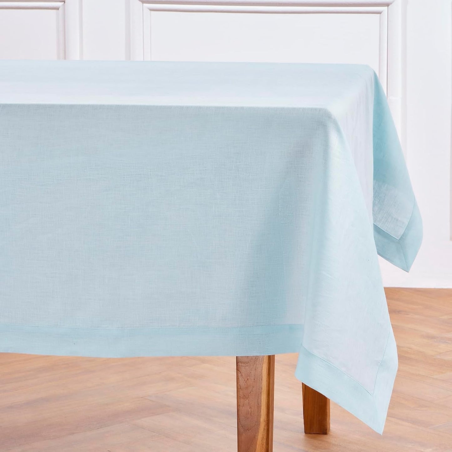 Solino Home Linen Tablecloth 60 x 90 Inch - 100% Pure Linen Ice Water Table Cloth for Rectangle Tables - Fete, Machine Washable Tablecloth for Christmas, Holiday