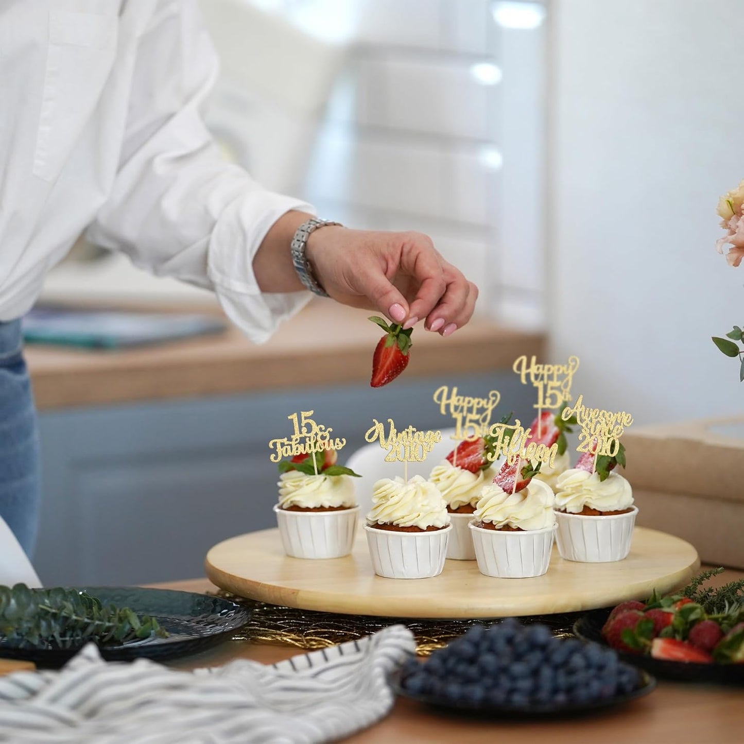 30Pcs Vintage 2010 Cupcake Toppers Glitter Fifteen Happy 15th Birthday 15 Fabulous Cupcake Picks Cheers to 15 Years for 15th Birthday Wedding Anniversary Party Cake Decorations Supplies Gold