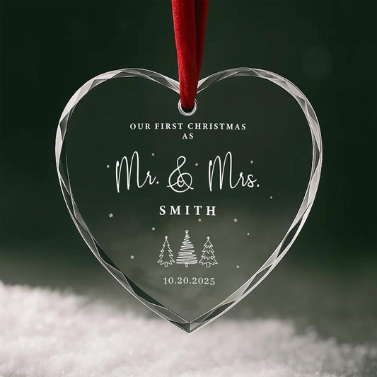 Personalized Glass Ornament 2025 for Married Couples with Name, Custom Wedding Keepsake Gift for Newlyweds, Anniversary or Christmas Décor, Mr and Mrs Ornament A1