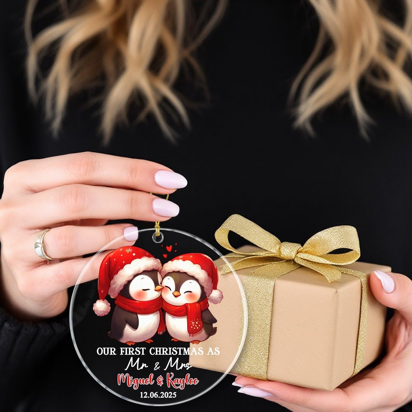 Custom 1st Christmas As Mr & Mrs Ornament Gift for Bride Groom Newlyweds, Personalized Penguin Mr & Mrs Married Ornament with Name/Date, Penguin Just Married Christmas Ornaments for Marriage Wedding