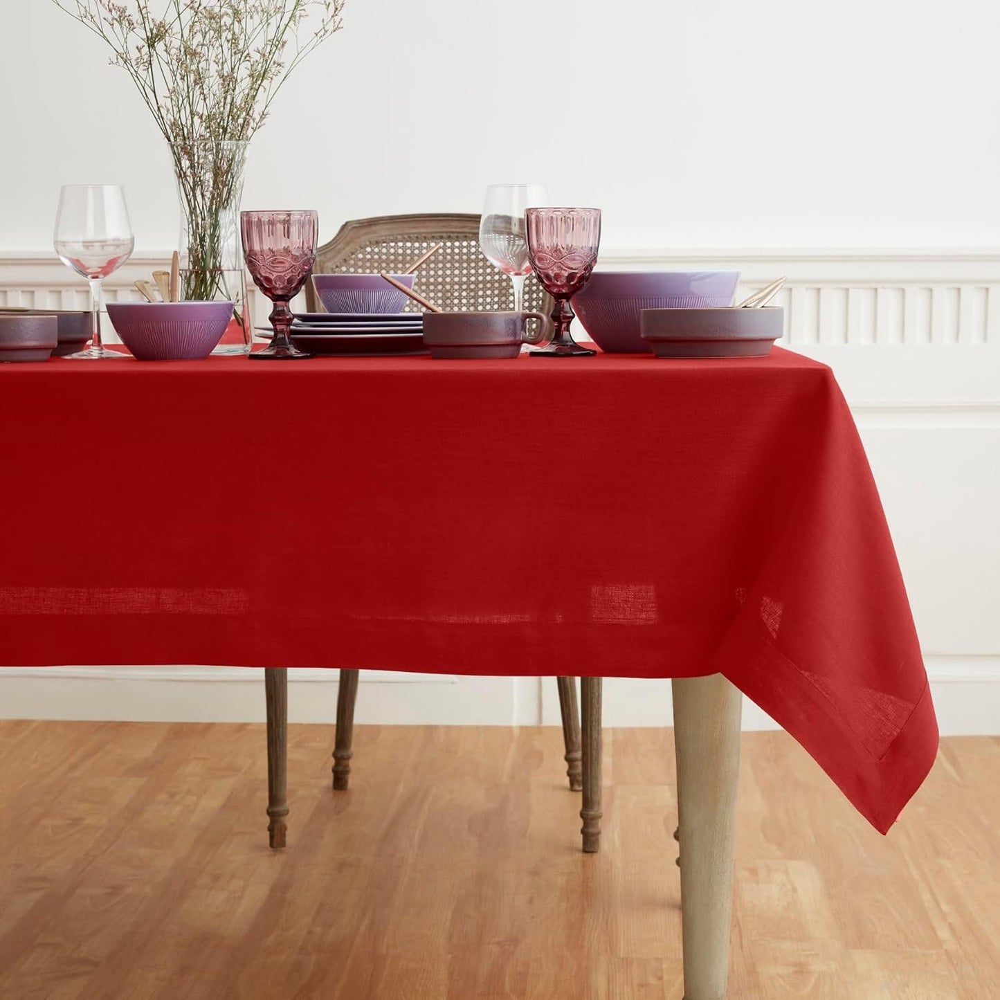 Solino Home Linen Red Tablecloth 60 x 84 Inch - 100% Pure Linen Rectangular Tablecloth - Machine Washable Table Cloth for Christmas, Holiday - Fete