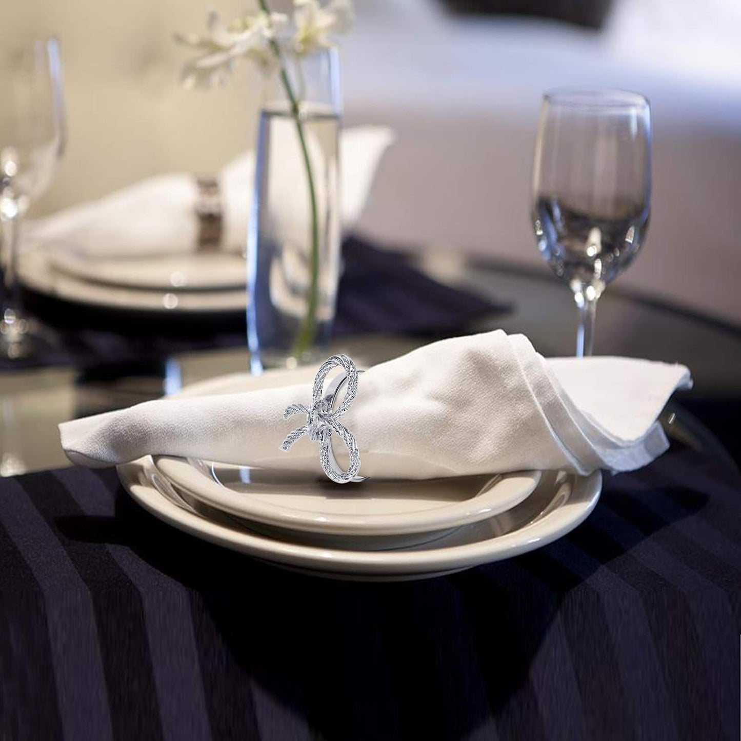 Pack of 12 Napkin Rings Alloy Hollow Out Flower Napkin Holder Dinning Table Napkin Ring for Dinner Parties Wedding Banquet Table Setting Family Gatherings Table Decor（Silver，12）