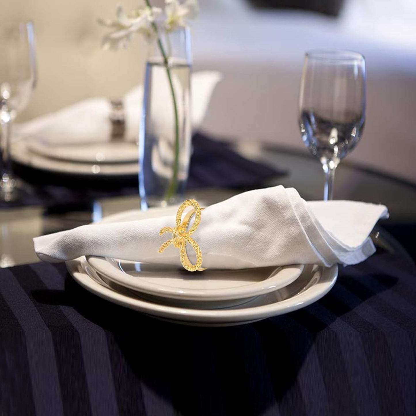 Pack of 12 Napkin Rings Alloy Hollow Out Flower Napkin Holder Dinning Table Napkin Ring for Dinner Parties Wedding Banquet Table Setting Family Gatherings Table Decor（Gold，12）