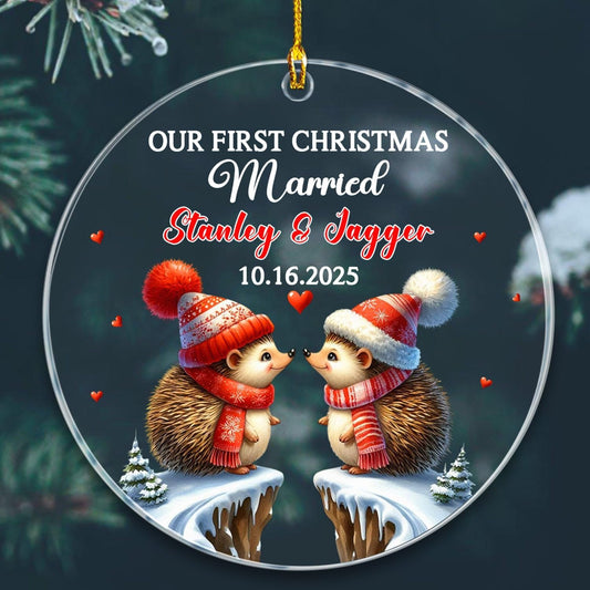 Our First Christmas Married Ornament, Custom Date/Name Mr & Mrs Hedgehog Ornament Gift for Newlyweds Bride & Groom, Personalized Couple Hedgehog Married Christmas Ornaments for Wedding Anniversary