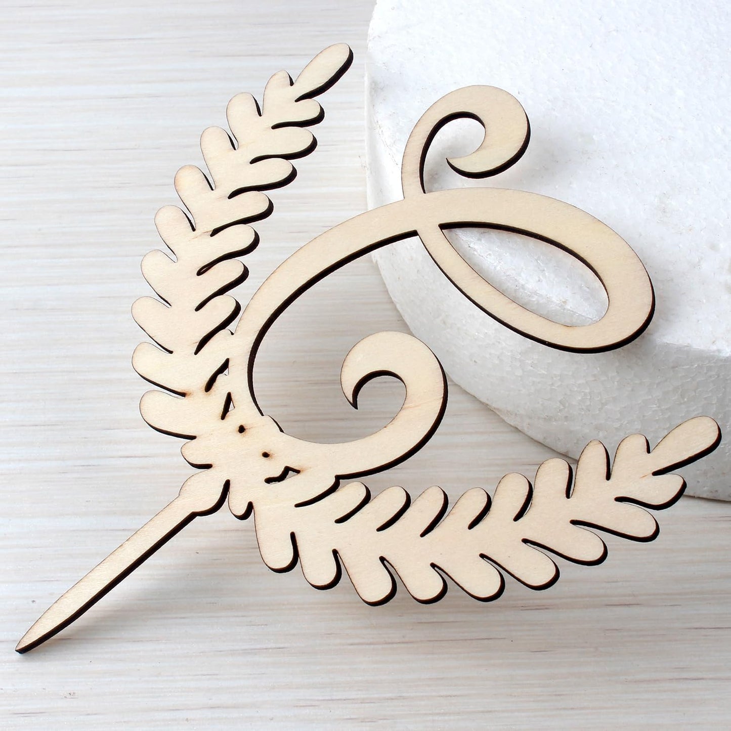 LINGTEER Personalized Inital Letter C Wooden Cake Topper Perfect for Birthday Rustic Wedding Anniversary Party Keepsake Decoration