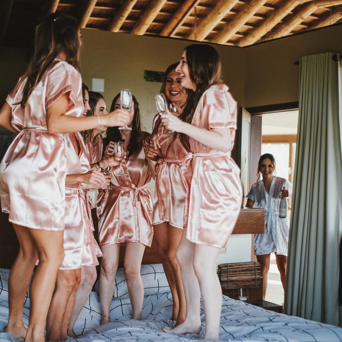 16pcs Bridesmaid Proposal Gifts 4.1inch square Matte Bachelorette Claw Clips Sunglasses set of 12 Girls Trendy Cute Hair Clips for Wedding Party Favors(16pcs White&Sage Green)