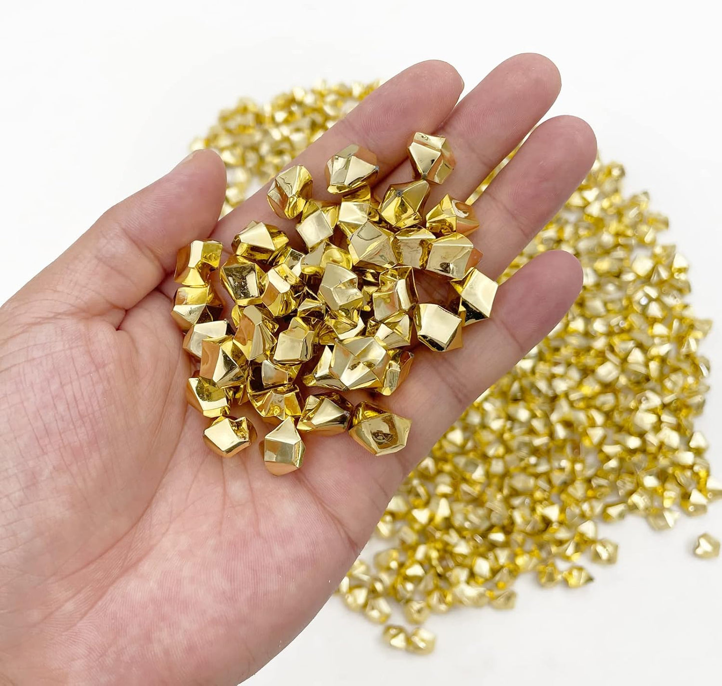 Fake Crushed Ice Cubes, Vase Fillers, 650 Pcs Golden Reusable Artificial Ice Cubes for Wedding Decor