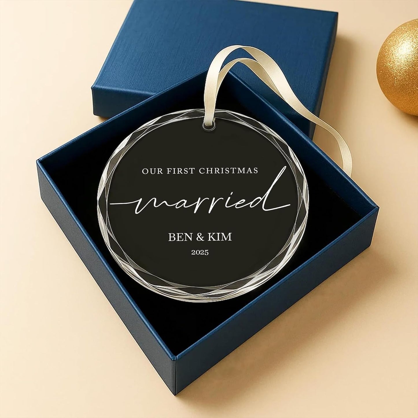 Personalized Glass Ornament 2025 for Married Couples with Name, Custom Wedding Keepsake Gift for Newlyweds, Anniversary or Christmas Décor, Mr and Mrs Ornament A8