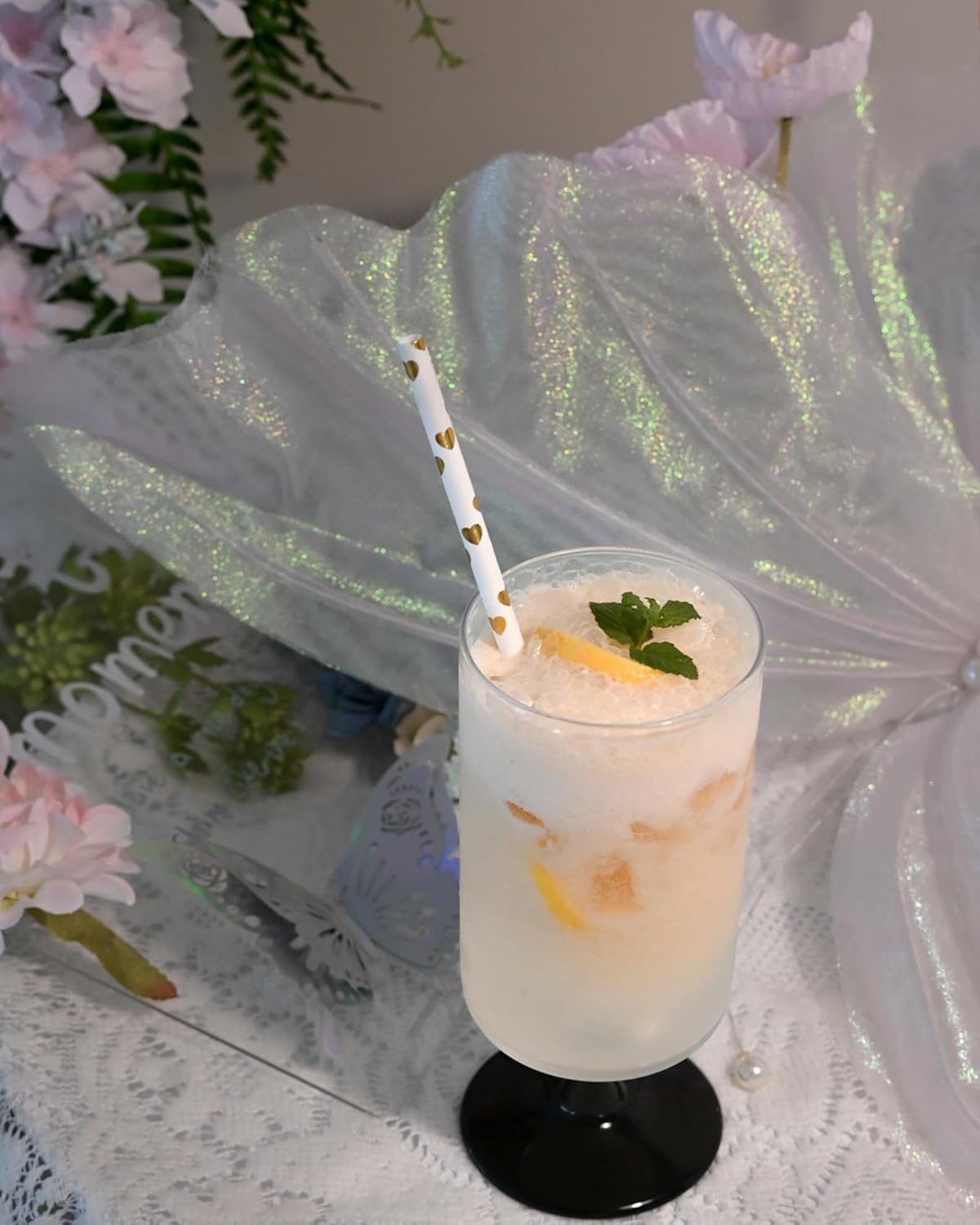 Gold Paper Straws - Biodegradable Disposable Drinking Straws for Party, Birthday, Wedding, Celebrations, Gold Foil Heart, 7.75 Inch 100 Bulk Straws