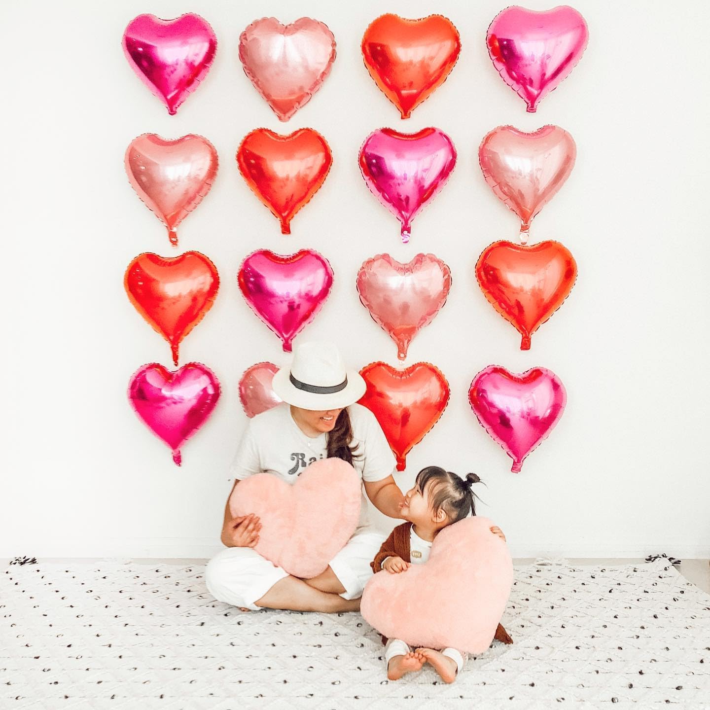 Red Heart Shaped balloons Pack of 12,18 Inch Love Valentine Balloons Heart Romantic Balloons For Valentines Day Propose Marriage Wedding Bridal Shower Engagement Party Decorations