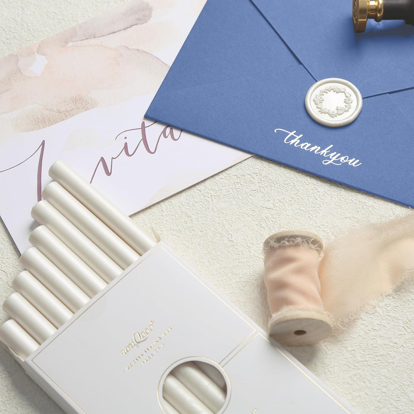 UNIQOOO Pearl White Glue Gun Sealing Wax Sticks for Wax Seal Stamp - Perfect for Wedding Invitations, Snail Mails, Wine Gift Wrapping, Christmas Gift, Pack of 8