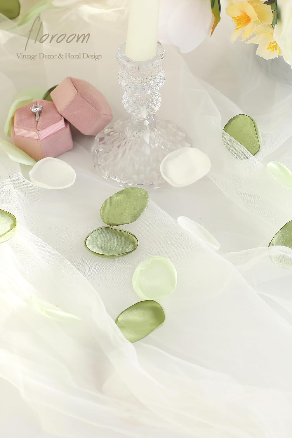 Floroom 300pcs Rose Petals Sage Green Elf Green Faux Silk Flower Petals for Wedding Flower Girl Basket Aisle Scatter Dinner Table Centerpieces Party Confetti Bridal Shower Romantic Night Decoration