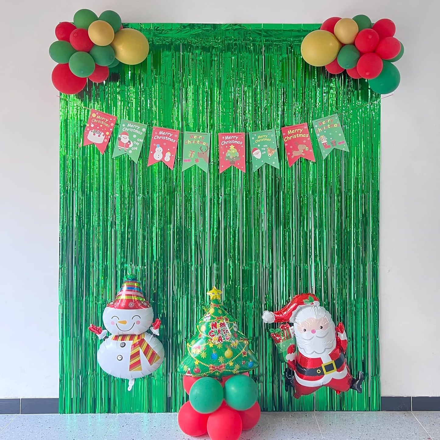 Melsan St Patricks Day Decorations, Tinsel Foil Fringe Curtains for St Patricks Day Decorations, Green Tinsel Fringe Curtain for Christmas, Birthday Jungle Theme Party Decor, Pack of 2