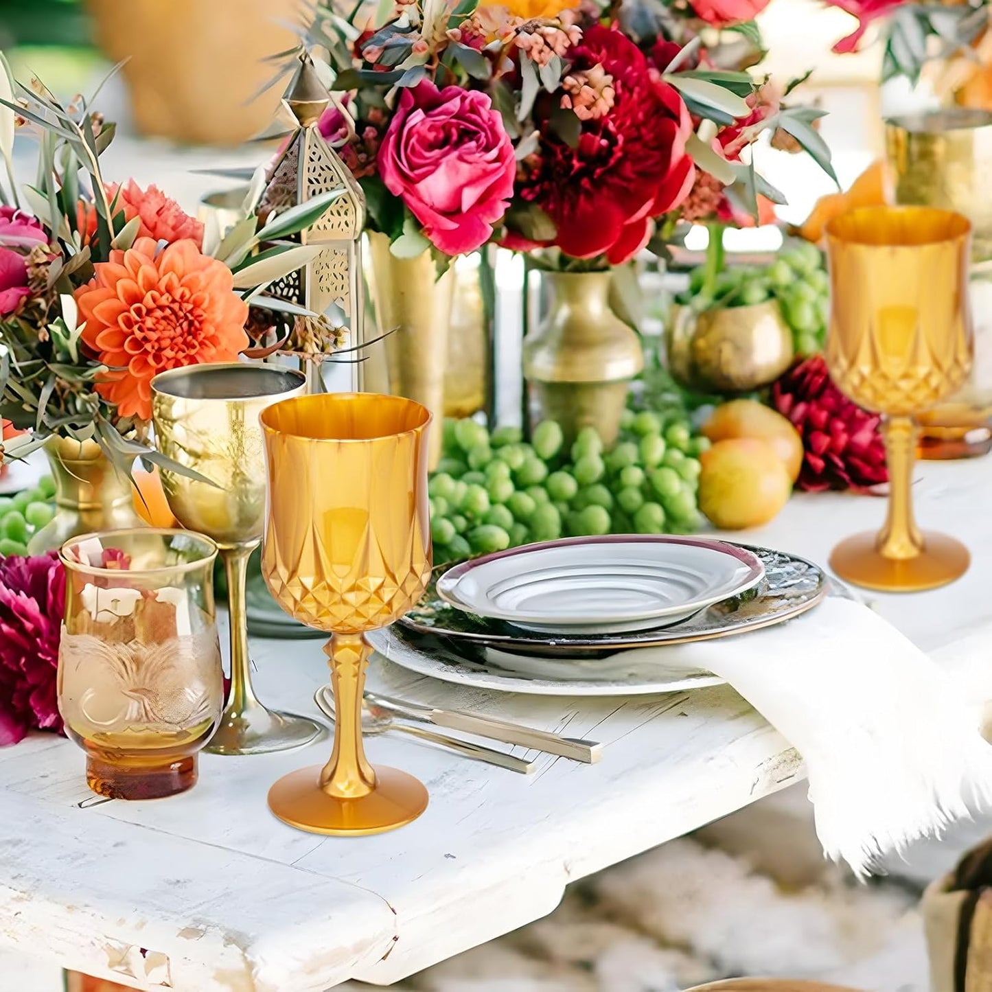 JLYLOL Plastic Vintage Wine Glasses 7OZ Plastic Goblets Vintage Drinking Glasses 24PCS Retro Wedding Glassware Water Goblets Reusable Drinking Cups for Party,Reception,Celebration,Bar,Whiskey(Amber)