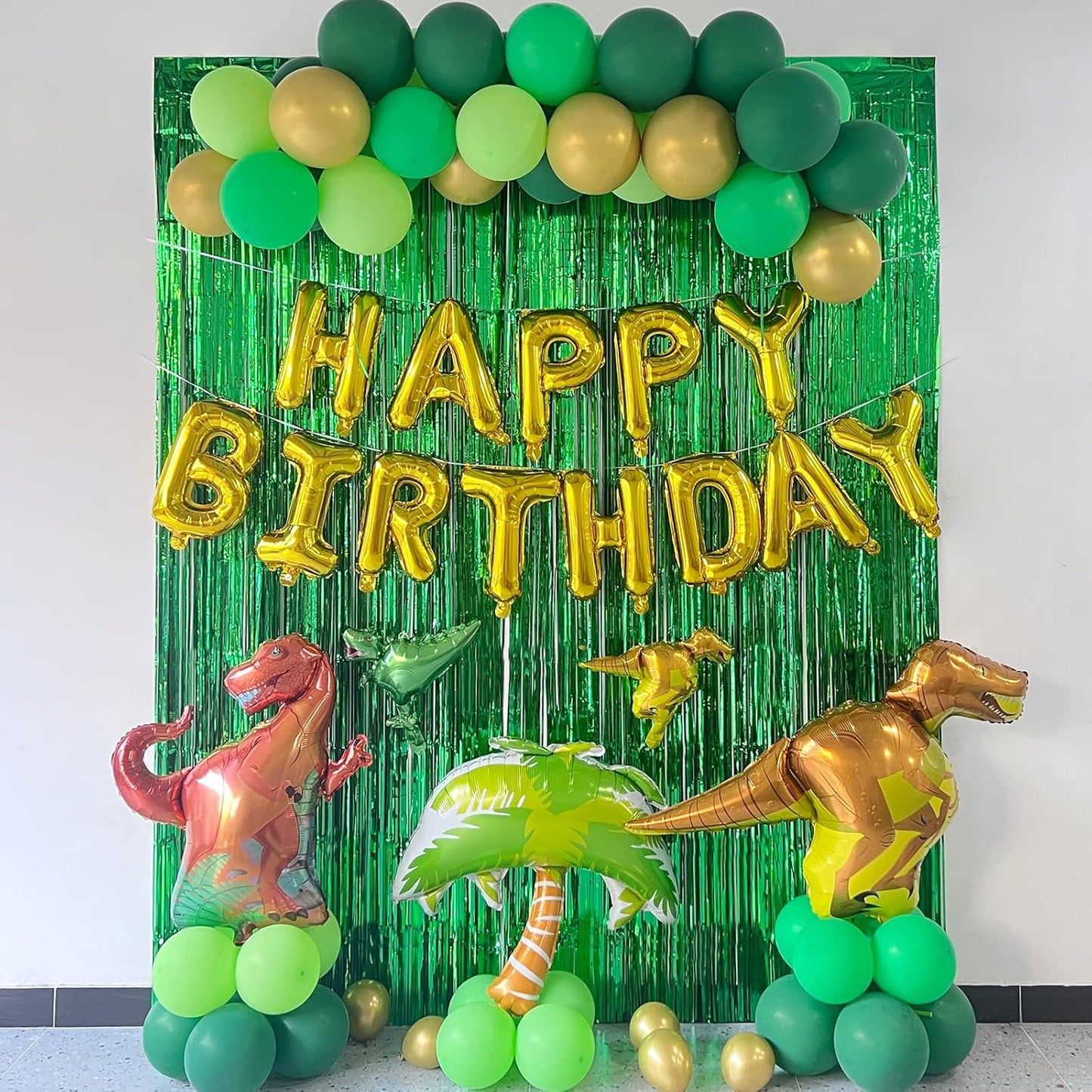 Melsan St Patricks Day Decorations, Tinsel Foil Fringe Curtains for St Patricks Day Decorations, Green Tinsel Fringe Curtain for Christmas, Birthday Jungle Theme Party Decor, Pack of 2