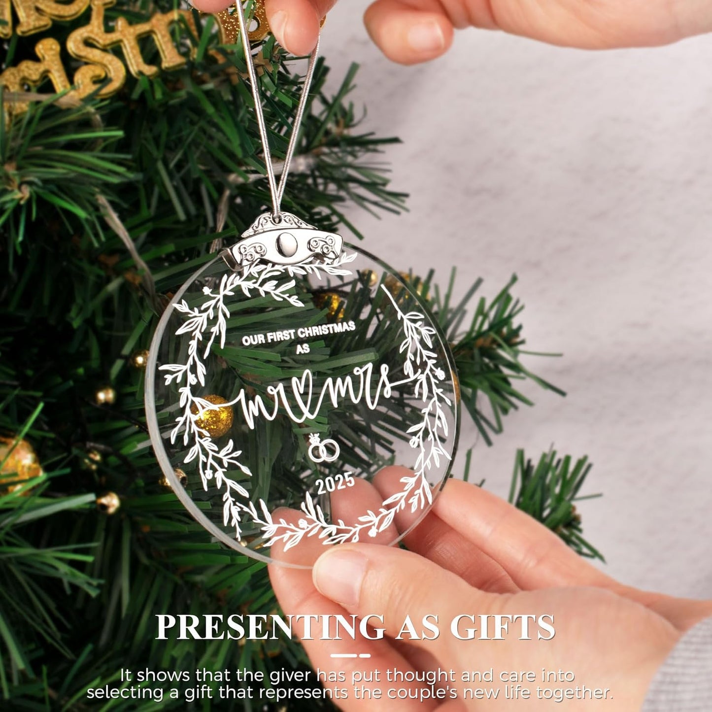 First Christmas Married Ornament 2025, Wedding Bridal Shower Gifts for Bride, Crystal 1st Christmas as Mr Mrs, Wedding Ornaments for Couple, Newlywed Keepsake with Gift Box