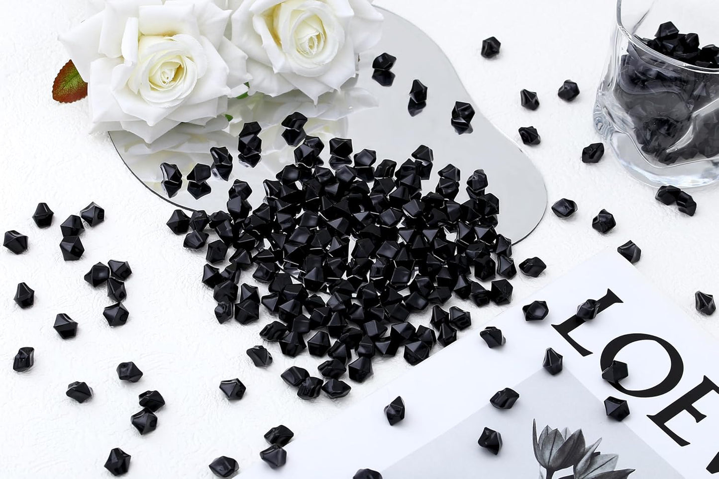 LAIDANLA 500PCS Black Acrylic Gems Vase Fillers for Centerpiece Black Fake Ice Cubes Plastic Diamonds Crushed Rocks for DIY Craft Party Table Scatter Prop Wedding Decoration Accessories