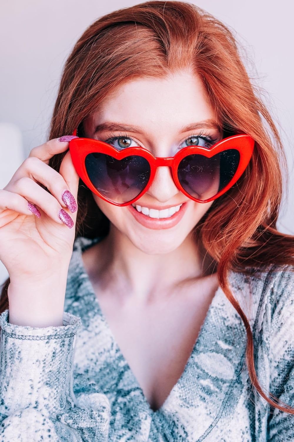 Bachelorette Party Favor Sunglasses 6 Pack,Retro Cat Eye Heart Sunglasses for Women,Bridesmaid Proposal Gifts