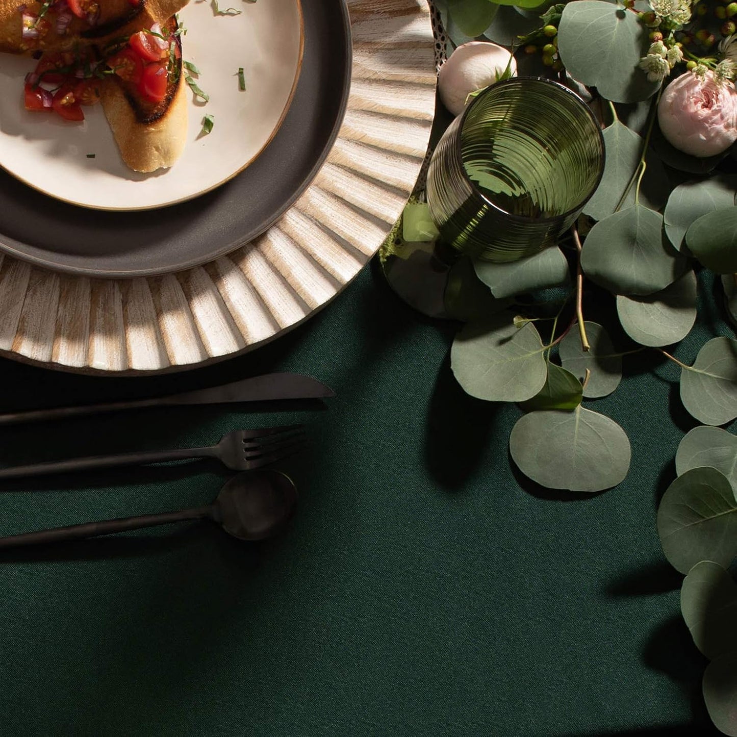 Gee Di Moda Rectangle Tablecloth - 90 x 132 Inch Hunter Green Table Cloth for 6 Foot Table with Floor-Length Drop - Heavy Duty Washable Fabric - 6 Ft Buffet Table, Holiday Party, Wedding & Baby Shower