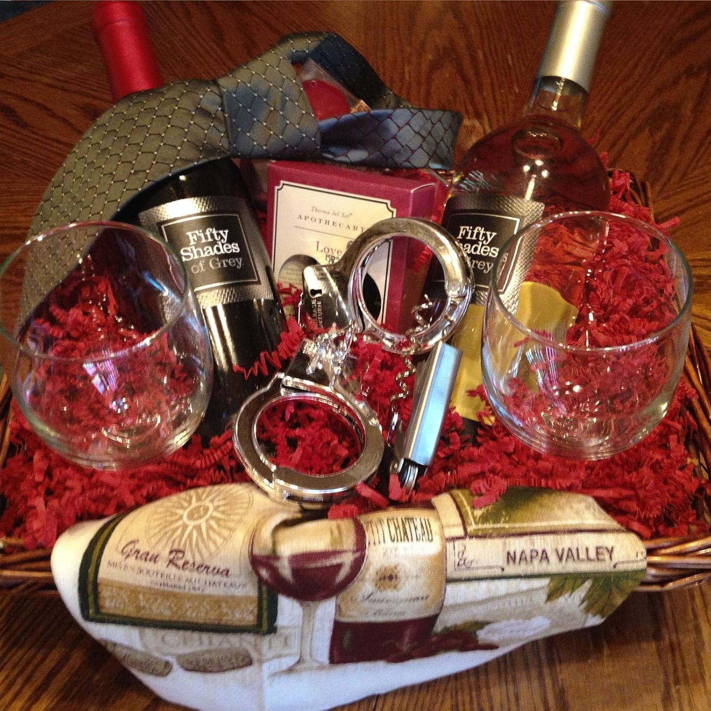 Zankubom 1 LB Red Crinkle Cut Paper Shred Filler Great for Gift Wrapping, Red Basket Fillers, Birthday, Halloween Thanksgiving Christmas Wedding Party Decor Filling Supplies