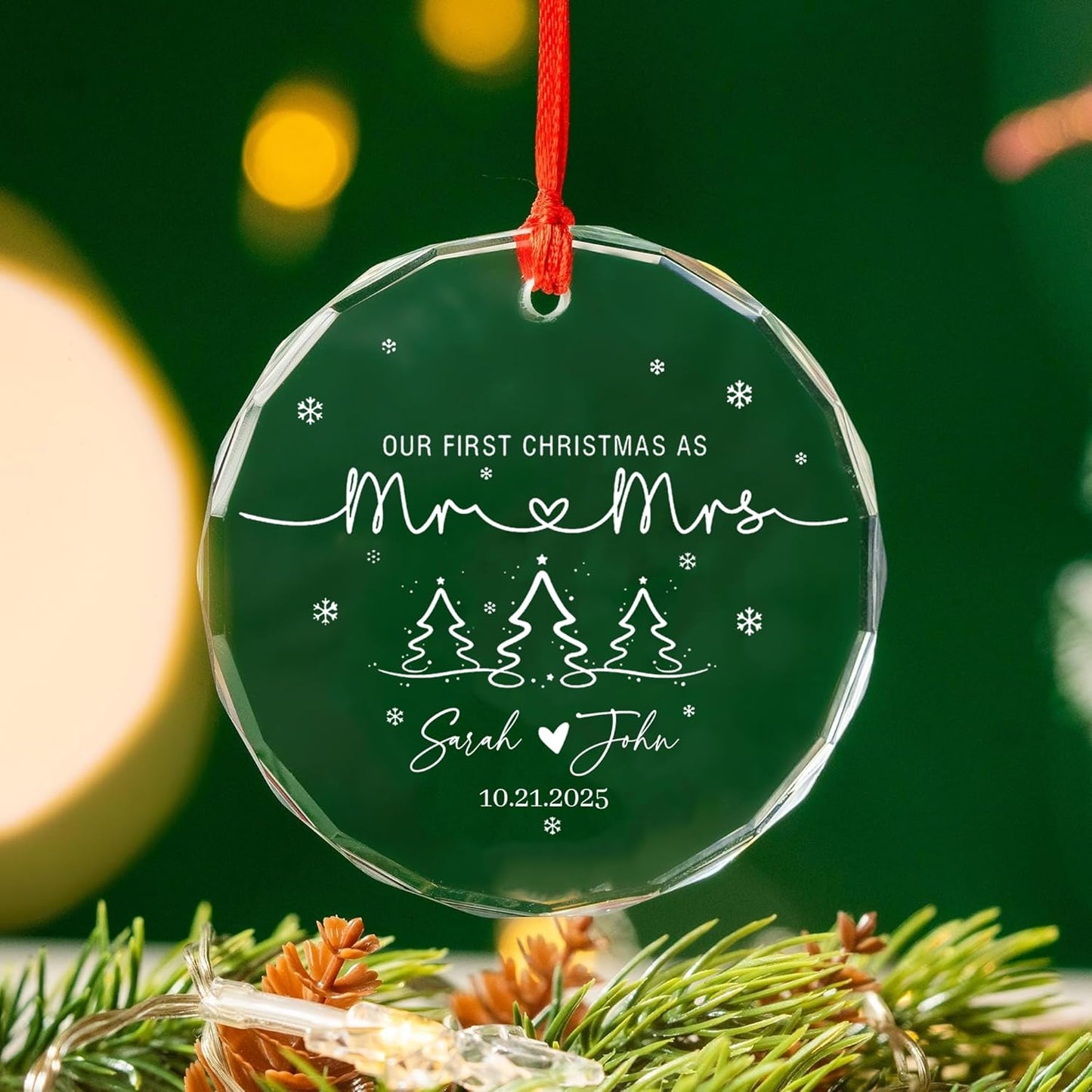 Personalized Glass Ornament 2025 for Married Couples with Name, Custom Wedding Keepsake Gift for Newlyweds, Anniversary or Christmas Décor, Mr and Mrs Ornament A4