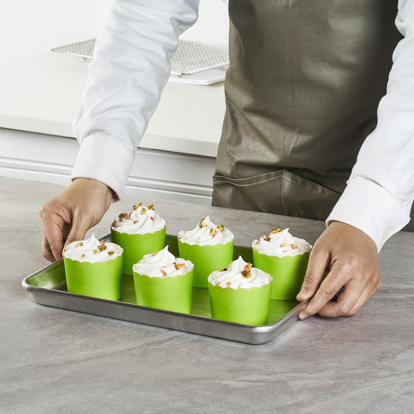 Panificio 6 Ounce Cupcake Wrappers, 200 Scalloped Baking Cups - Oven-Ready, Greaseproof, Green Paper Cupcake Liners, Disposable, For Birthdays, Baby Showers, Or Weddings - Restaurantware