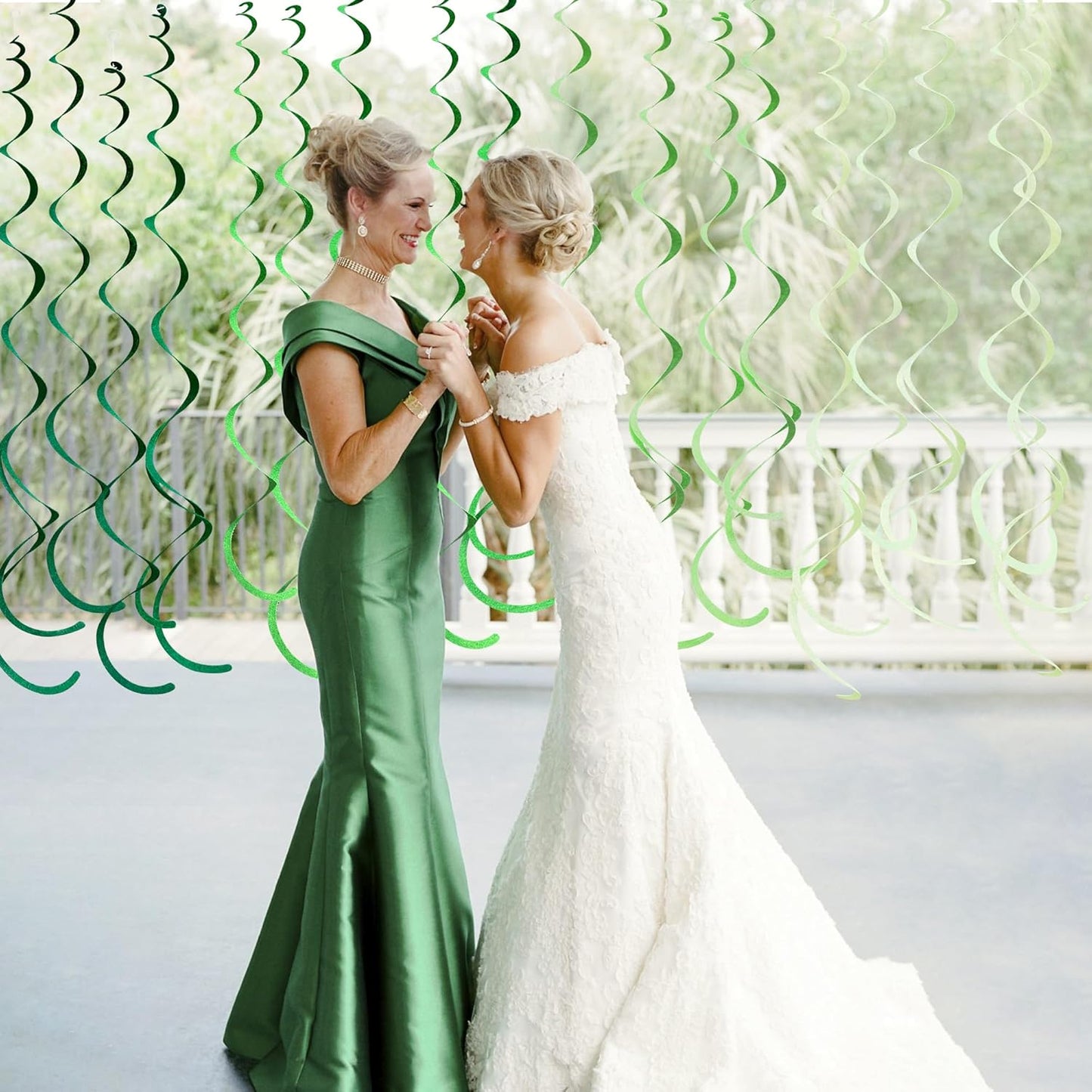 36Pcs Green Hanging Swirl Decorations Ombre Green Felt Swirl Streamer Spiral Ceiling Garland for Spring Summer Birthday Wedding Baby Shower Graduation Christmas St Patrick's day Holiday Party Supplies