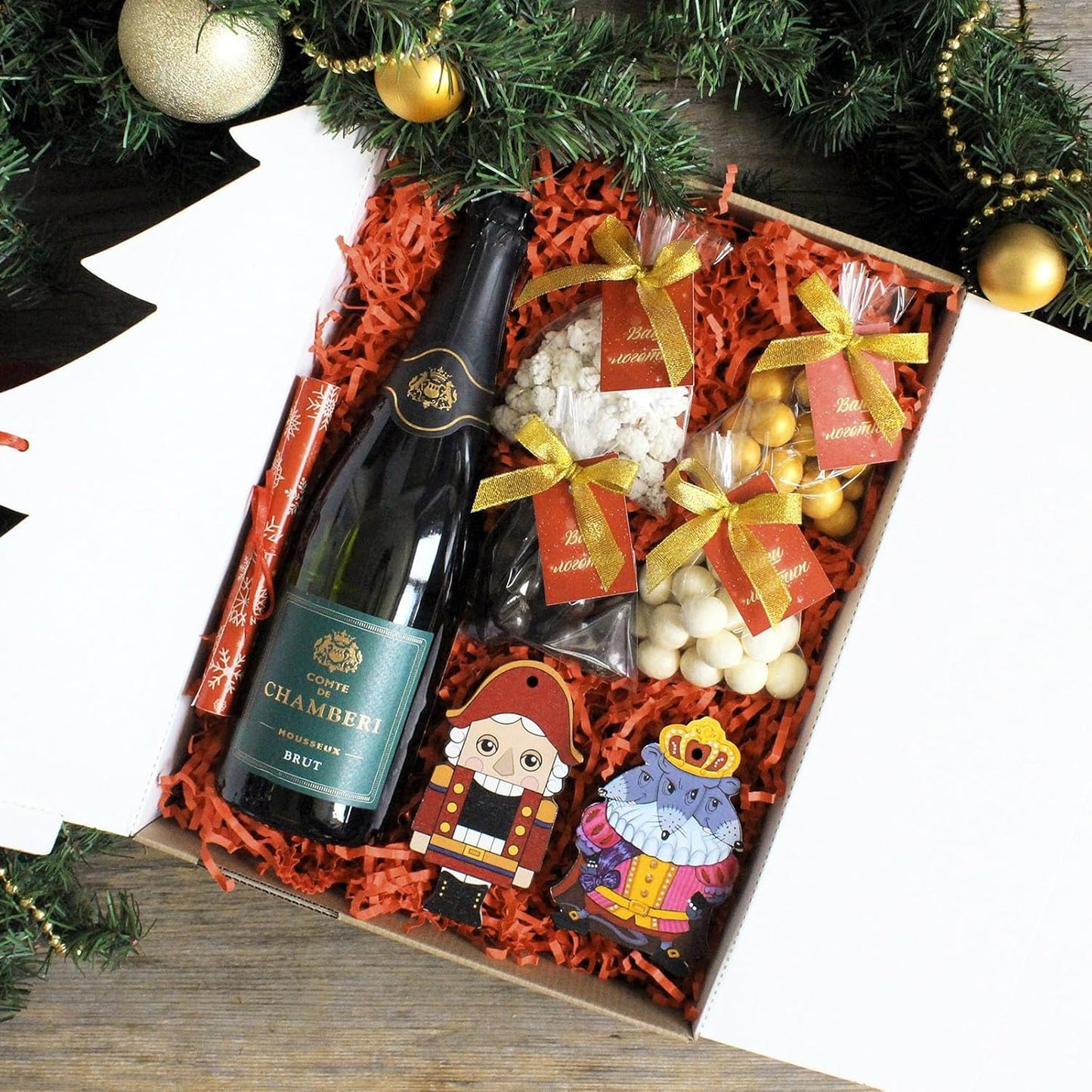 Zankubom 1 LB Orange Crinkle Cut Paper Shred Filler Great for Gift Wrapping, Orange Basket Fillers, Birthday, Gift Wrapping, Anniversary, Halloween Thanksgiving Christmas Party Decor Filling Supplies